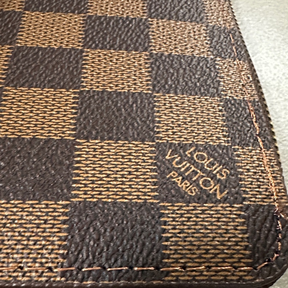 Louis Vuitton Damier Ebene Wallet - Picture 5 of 5